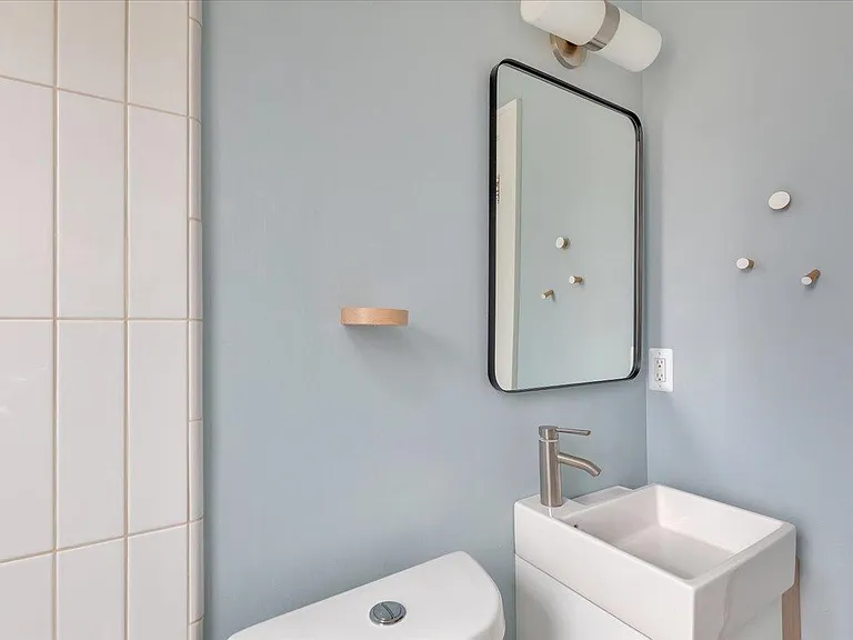 271 E Woodland St — Photo 12