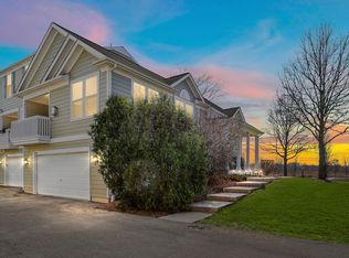 2541 Emily Ln, Elgin, IL 60124