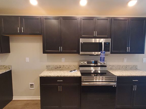 5th image of 3011 Laurel Oak Dr