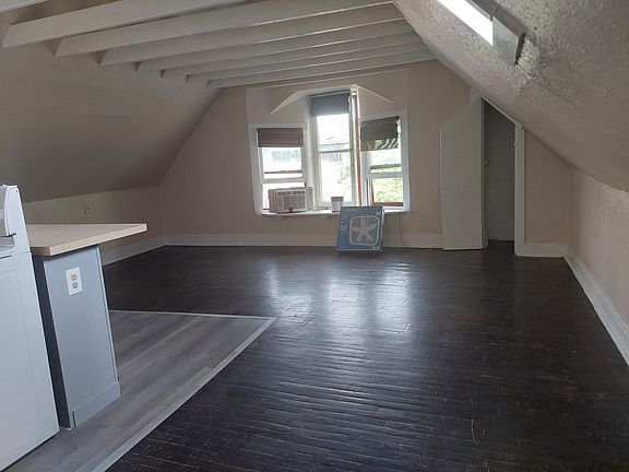 2nd image of 1343 Vine St #4
