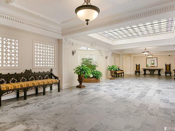 4th image of 2111 Hyde St #406