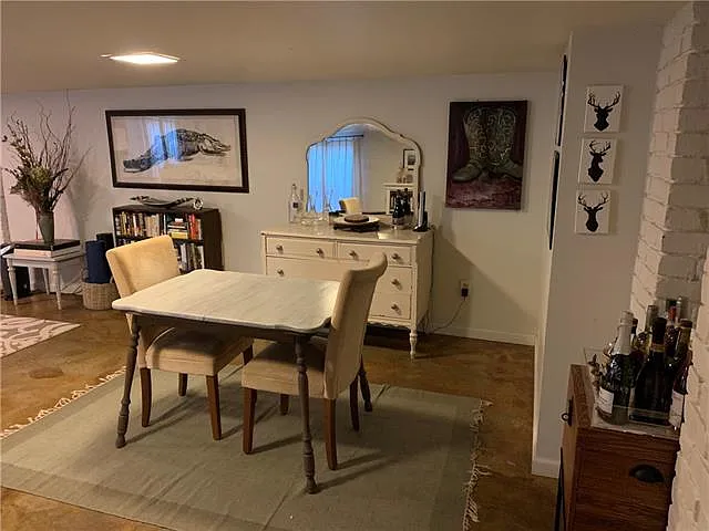 2 bed, 1.0 bath, 900 sqft, $1,285 — Photo 3