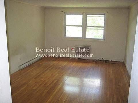 5th image of 30 Derby St APT 3