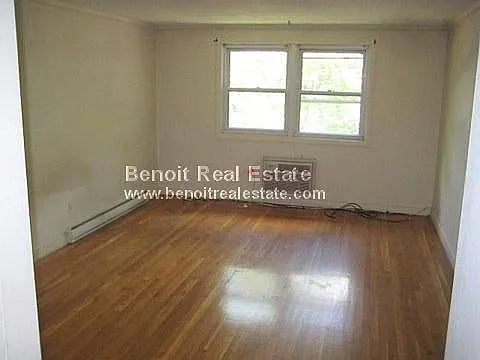 30 Derby St #3 — Photo 5