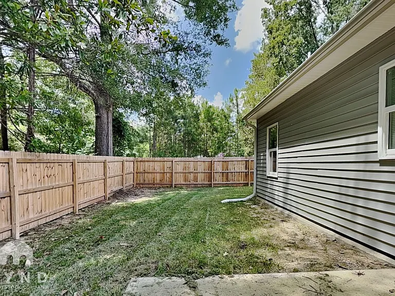 420 E Cedar Ave — Photo 19