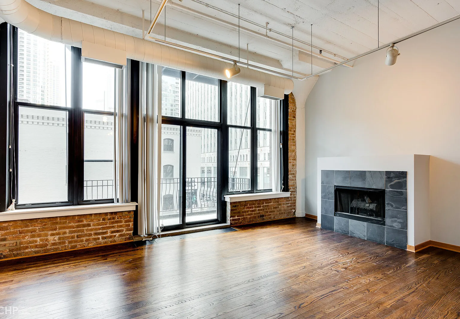 1 bed, $2,600 — Photo 3