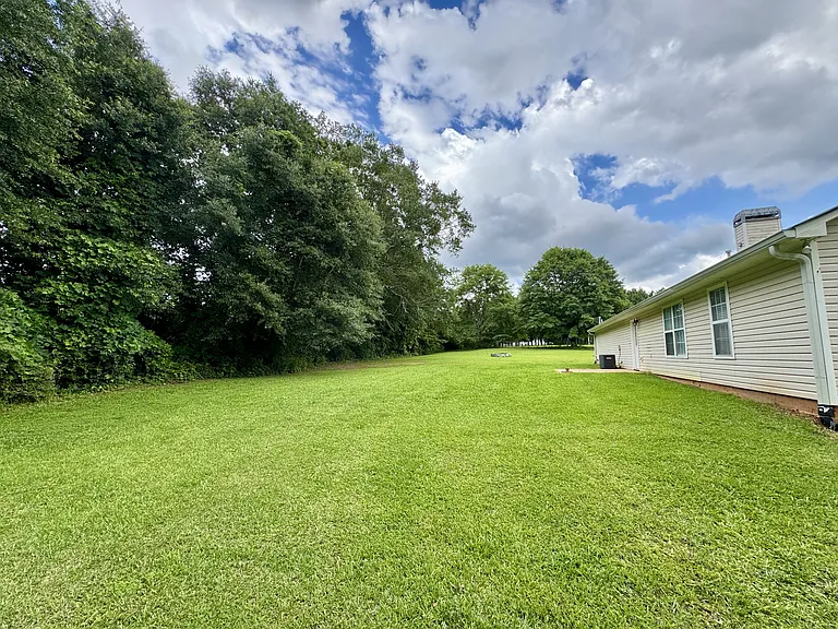 2237 Ross Ln — Photo 10