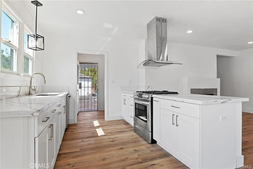 3 bed, 1486 sqft, $4,900 — Photo 4