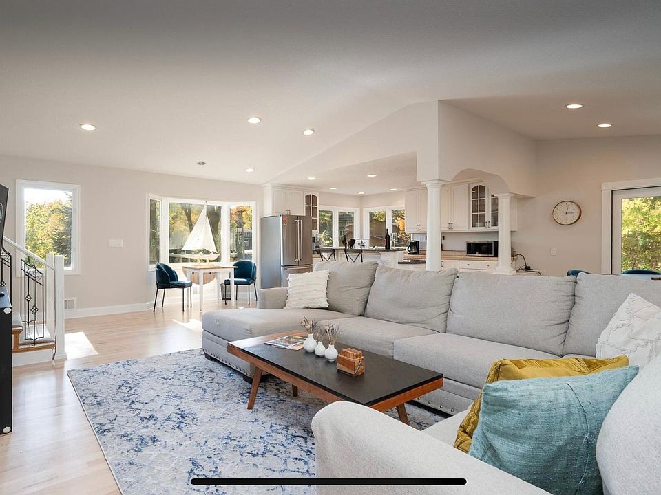 Main level living room