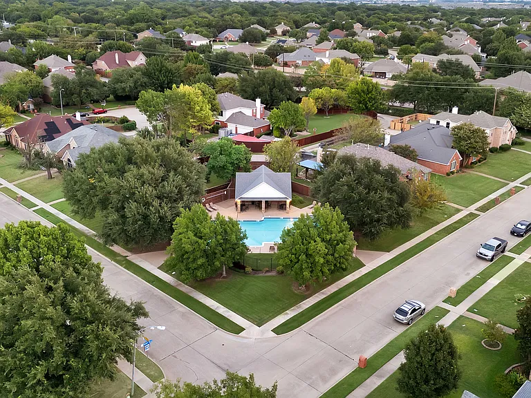 5708 McKinley Ln — Photo 42