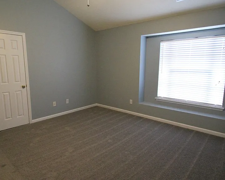 1364 Walnut Hill Dr — Photo 13