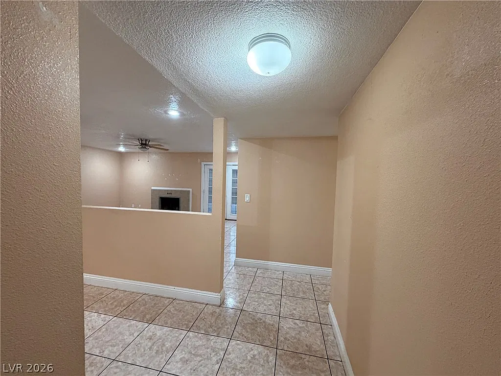 3 bed, 2.0 bath, 1438 sqft, $1,595 — Photo 4