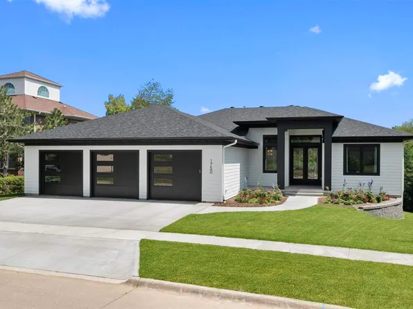 1750 Brown Deer Rdg, Coralville, IA 52241