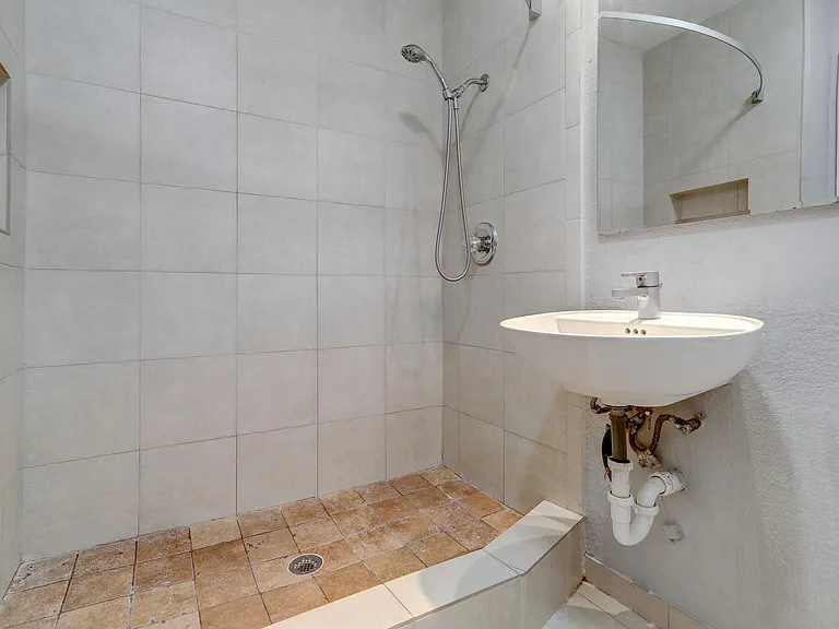 405 Hawthorne St #1-24 — Photo 7