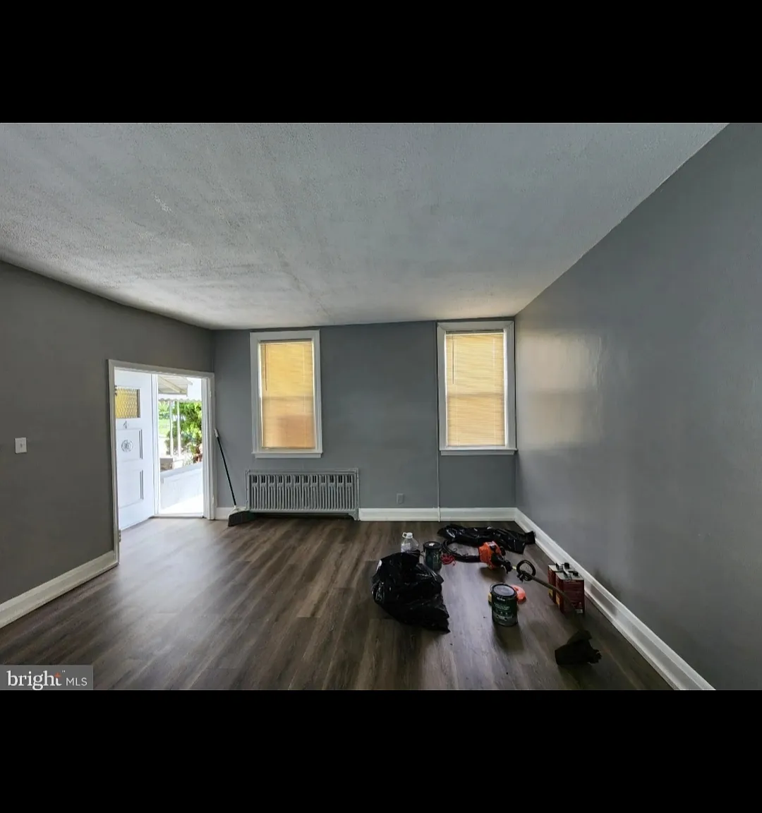 2521 W Cold Spring Ln — Photo 4