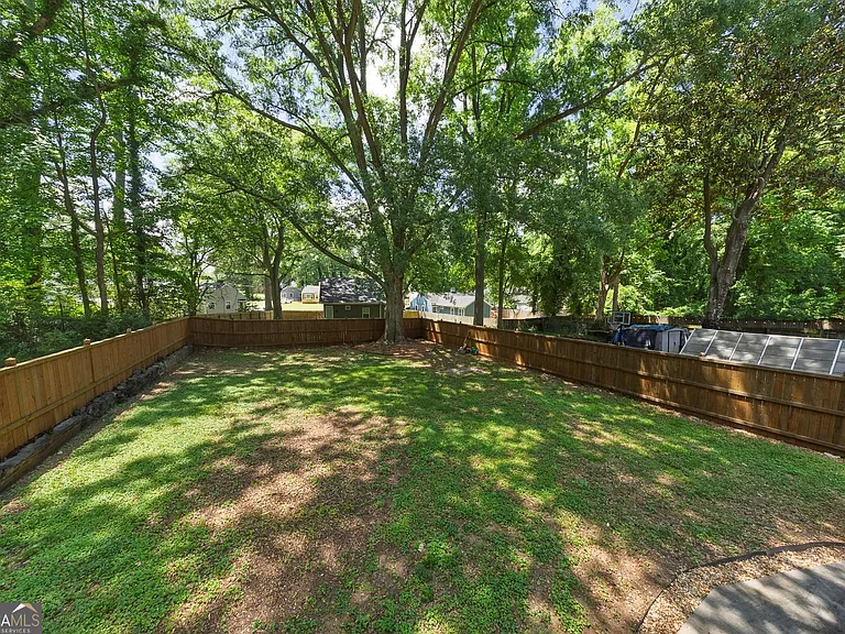 1157 Indale Pl SW — Photo 33