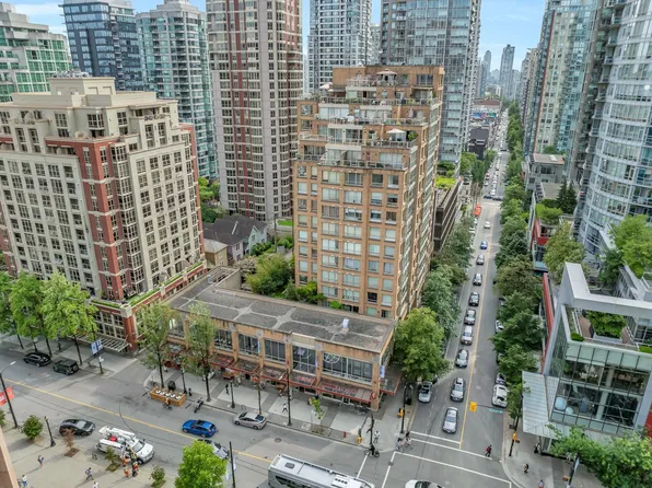 822 Homer St #1405, Vancouver, BC V6B 6M3