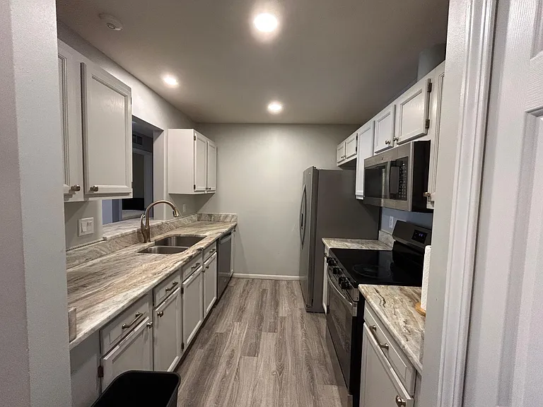 4035 Cornerstone Dr — Photo 19