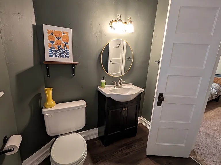 Bathroom 3.