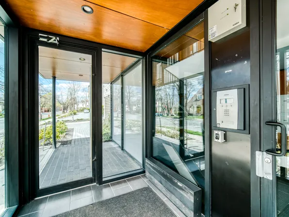 Oxford House, 1545 Oxford St, Halifax, NS B3H 3Z3