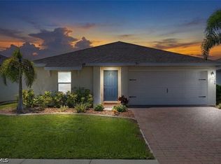 3166 Estancia Ln, Cape Coral, FL 33909