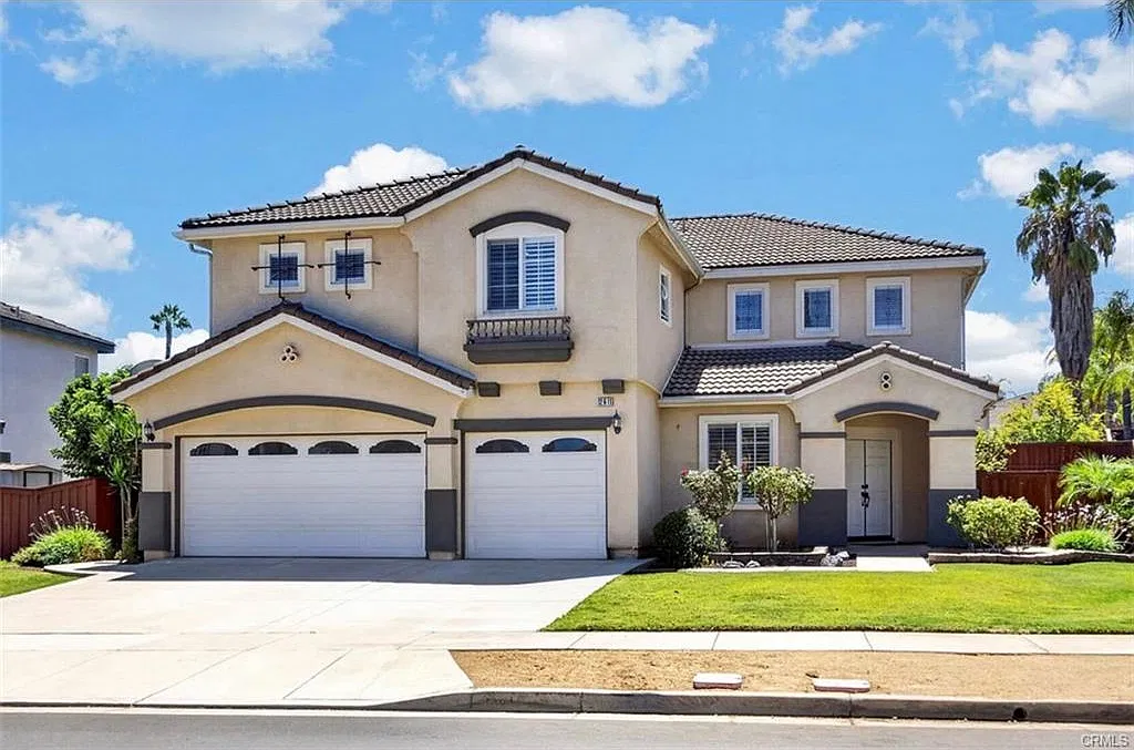 5 bed, 2919 sqft, $4,100 — Photo 1