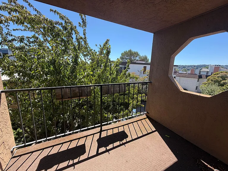 Welcome to Oslo Apartments, Ballard's hidden gem. — Photo 15