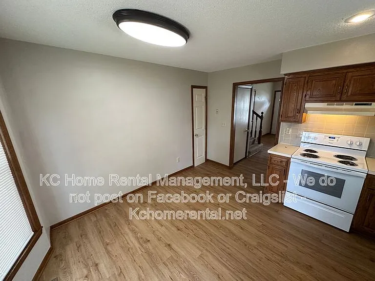 1420 SE 7th Pl — Photo 6