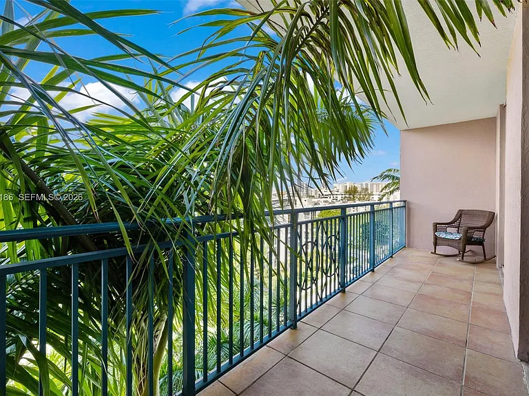 17555 Atlantic Blvd #708 — Photo 39