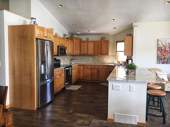 4th image of 3107 Crestbrooke Dr