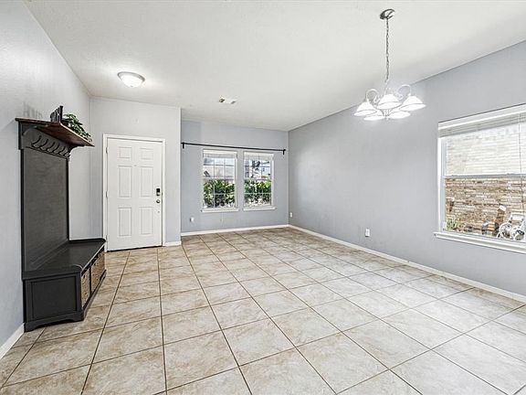 3rd image of 2518 Knoll Shadows Ln
