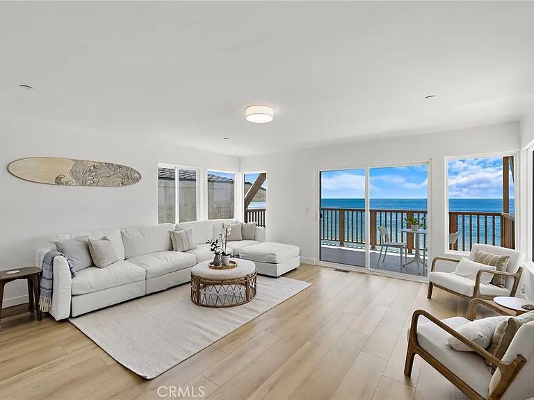 1045 Gaviota Dr #B — Photo 7