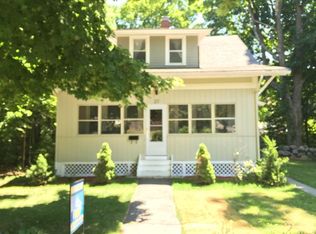 27 Osgood St, Fitchburg, MA 01420