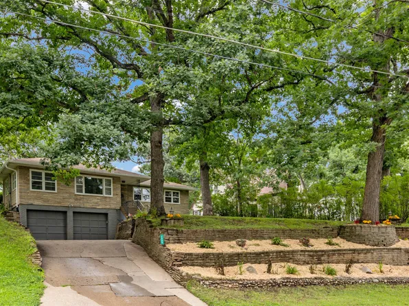 1305 Chautauqua Pkwy, Des Moines, IA 50314