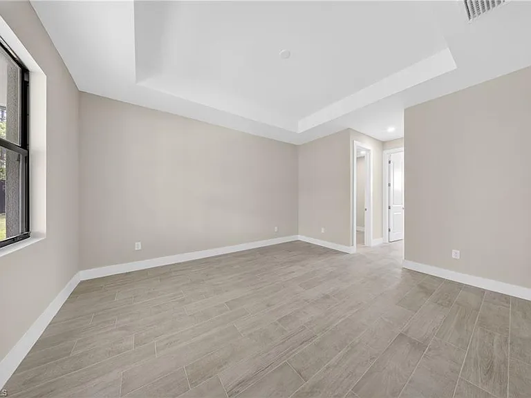 821 Moore Ave — Photo 19