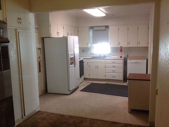 3rd image of 434 Alderson Ave