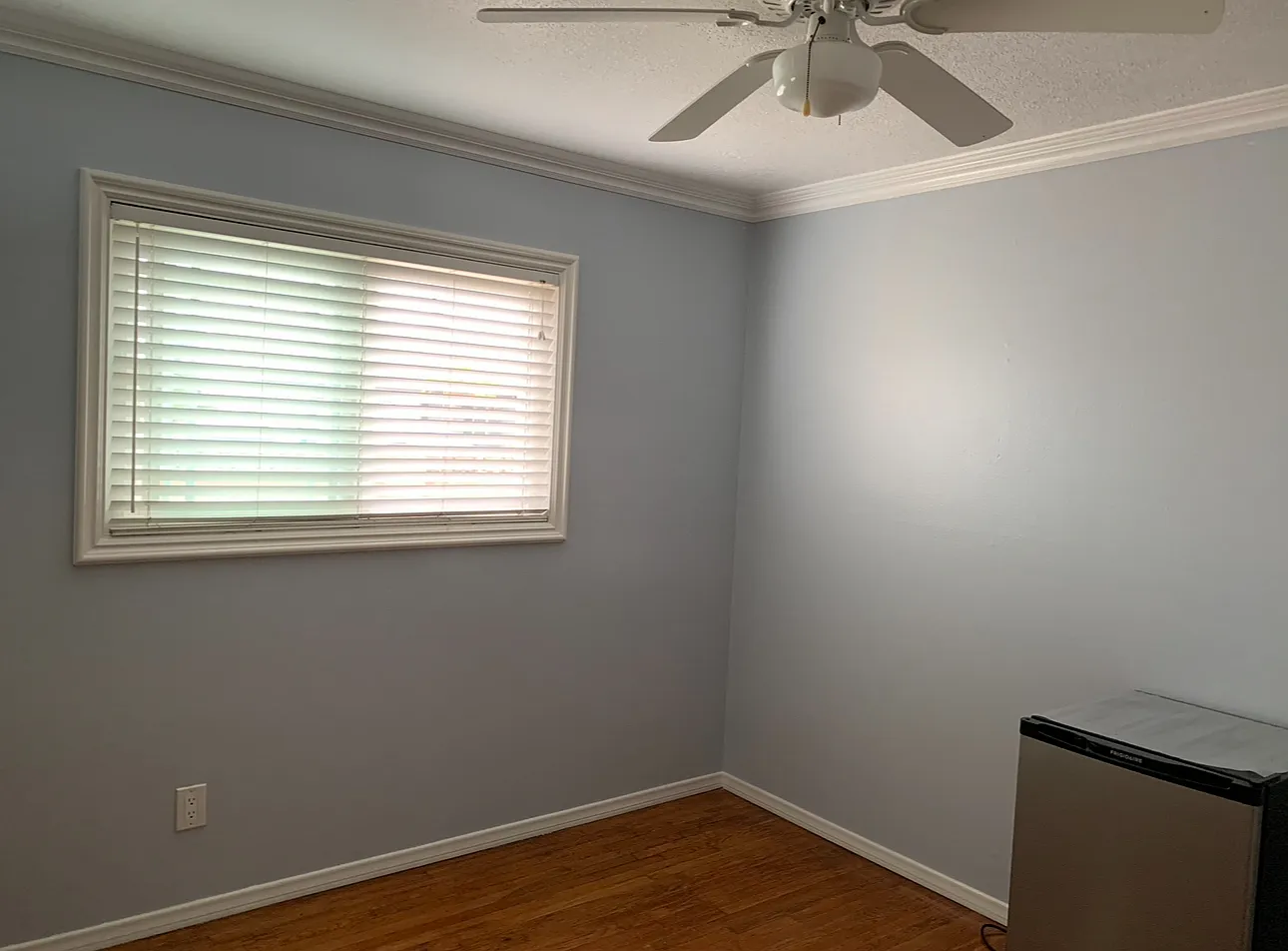 15560 Primrose Ln — Photo 1