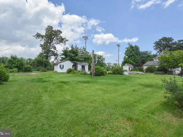 226 Oakwood Rd, Edgewater, MD 21037