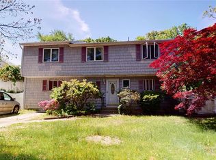 6 Joy Rd, Selden, NY 11784