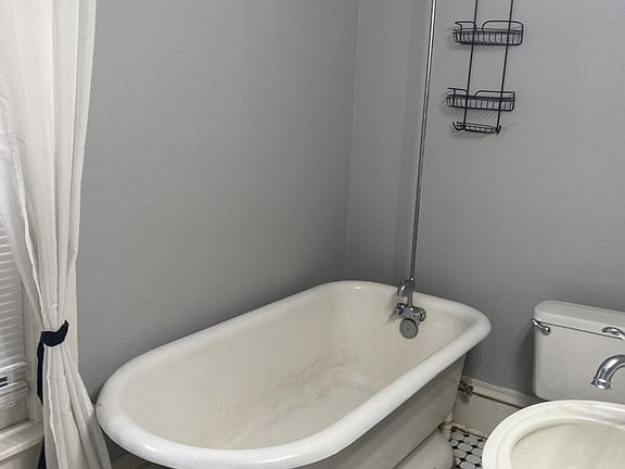 3rd image of 2220 2nd St NE #222001