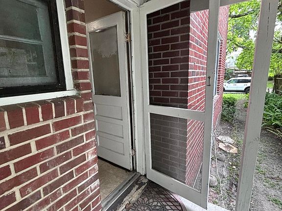 4th image of 1232 Ingleside Ave