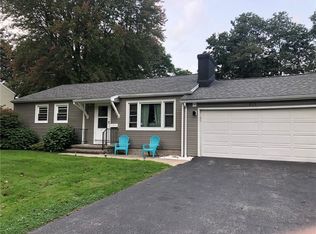 215 W Craig Hill Dr, Rochester, NY 14626
