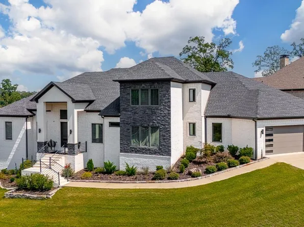 111 Eagle Ridge Dr, Maumelle, AR 72113