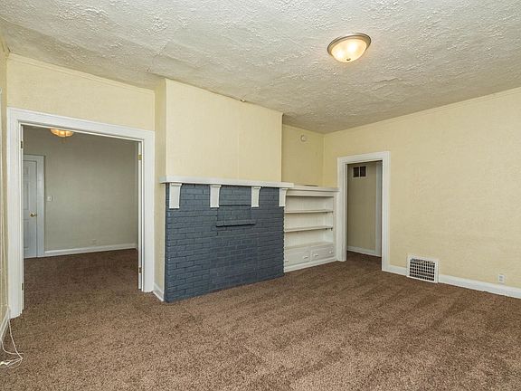 5th image of 402 E 10th St