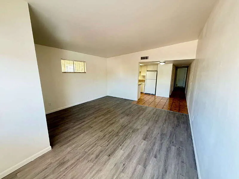 2 bed, 1.0 bath, 950 sqft, $1,299 — Photo 3