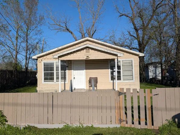 410 S San Jacinto St, Conroe, TX 77301