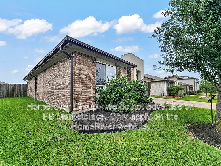 8122 Hush Heights Dr — Photo 19