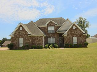 5270 Abbey Ln, Horn Lake, MS 38637