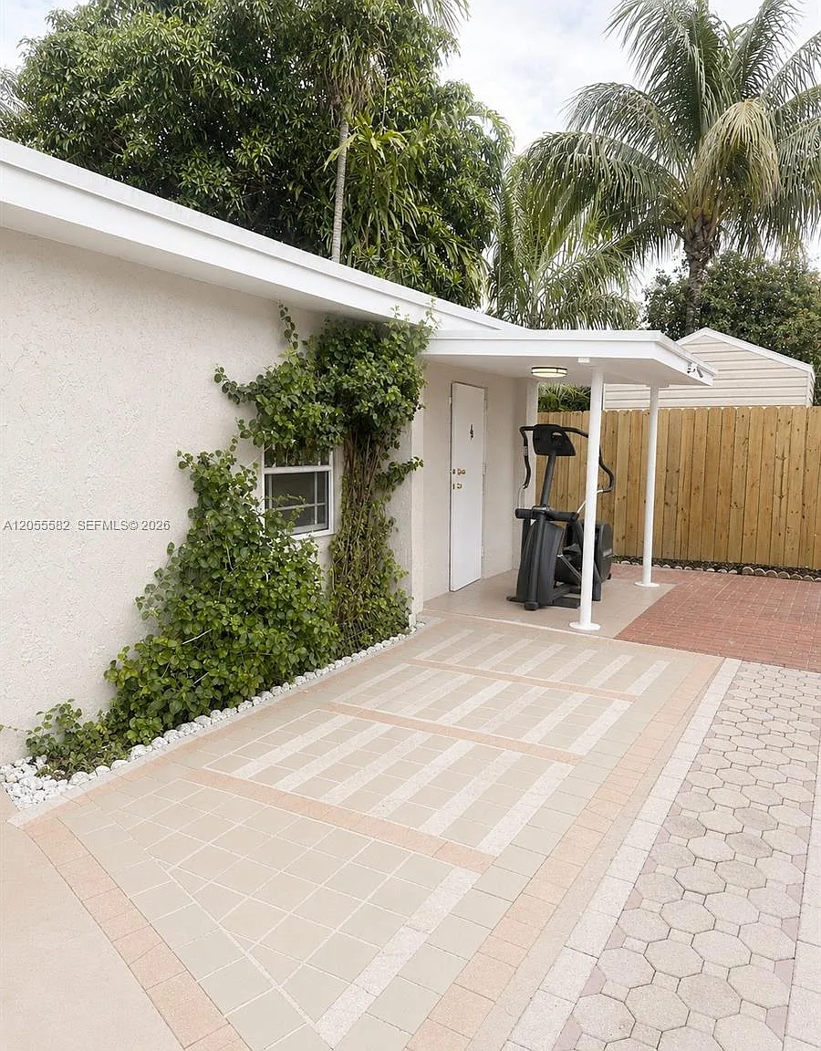 Coral Way Sec C — Photo 2
