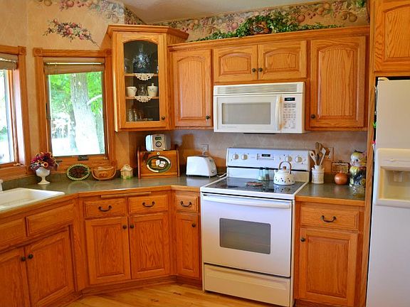 5th image of 9077 Maple Shores Dr